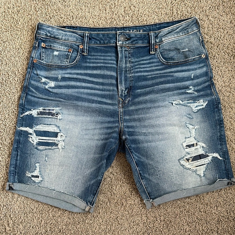 AEO Mens Patched Distressed Denim Shorts